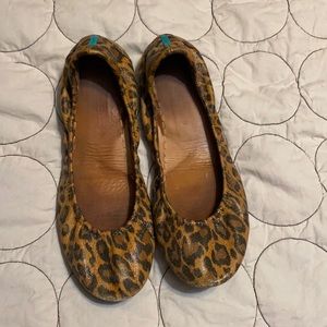 Size 9 leopard print Tieks